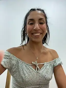 Chat XXX ao vivo de MaddyX__