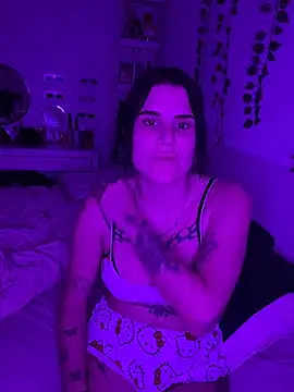 julieeeeee75's Live XXX Chat