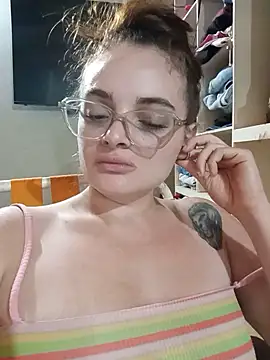 Emmacut élő XXX-chatje