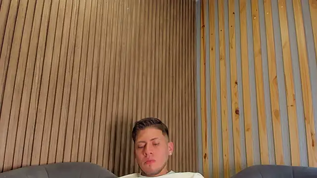 SebastianMaximoff: απευθείας συνομιλία ΧΧΧ