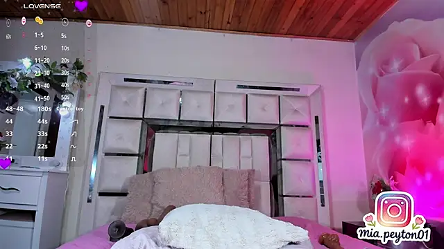 mia_peyton's Live XXX Chat
