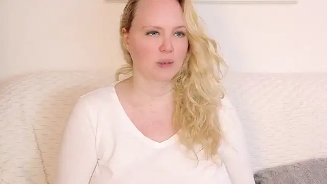 Sarah4you's Live XXX Chat