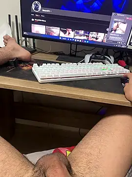 Omar472: απευθείας συνομιλία ΧΧΧ