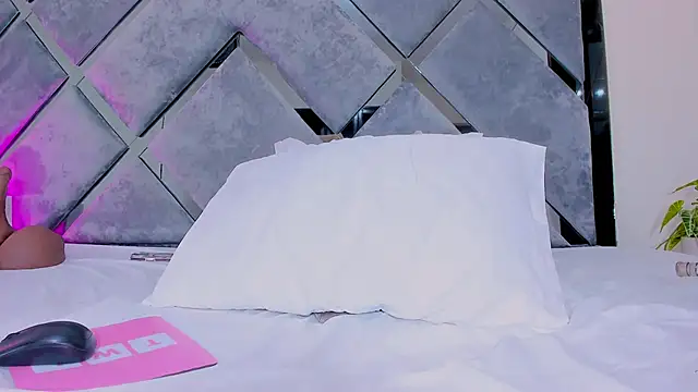 madyjames' Live XXX Chat