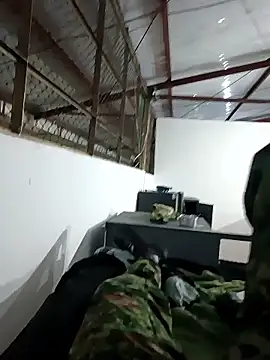 MonasticCanine – Naživo XXX chat