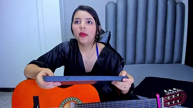 Charlotte-Star Chat XXX in diretta