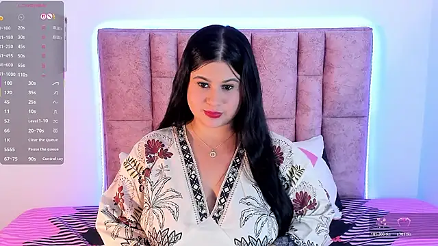 miahkumar's Live XXX Chat