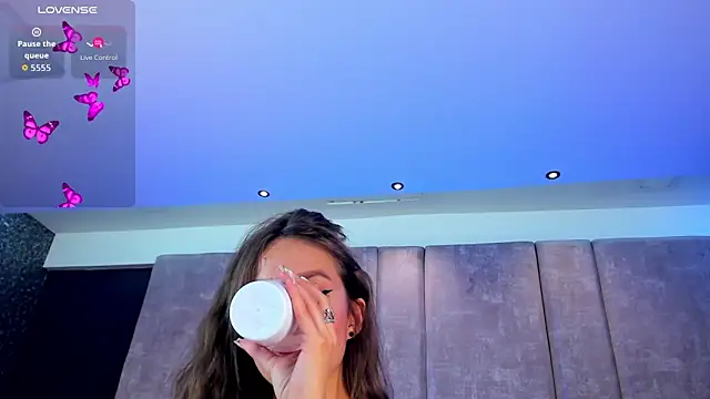 AmmyJones_'s Live XXX Chat