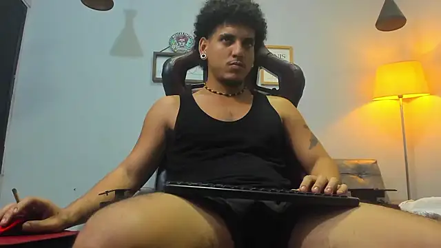 Xfire_boy69's Live XXX Chat