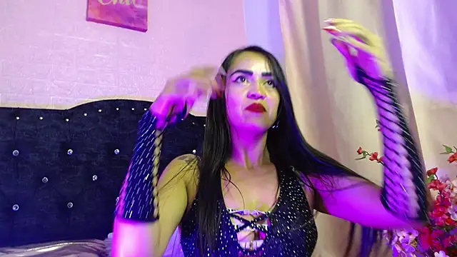 Ambar_Rouxee's Live XXX Chat