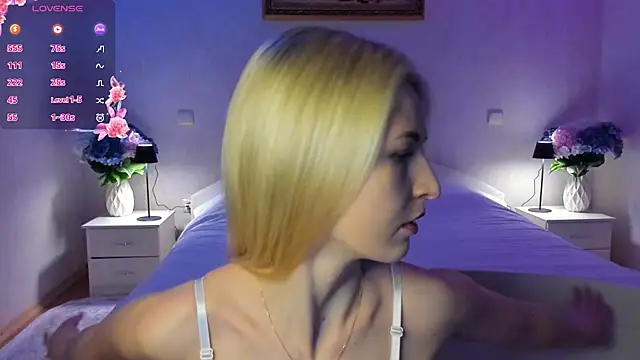 Julie_Blaze Adlı Modelin Canlı XXX Sohbeti