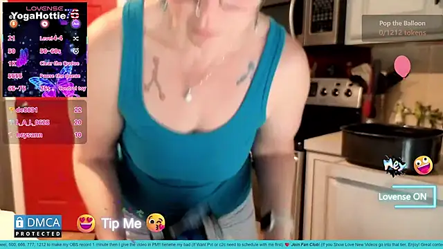 YogaHottie76's Live XXX Chat