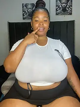 LunaCovenn's Webcam Show