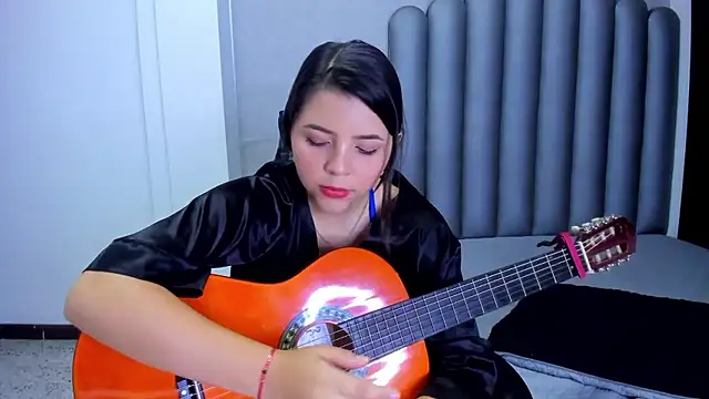 Charlotte-Star élő XXX-chatje