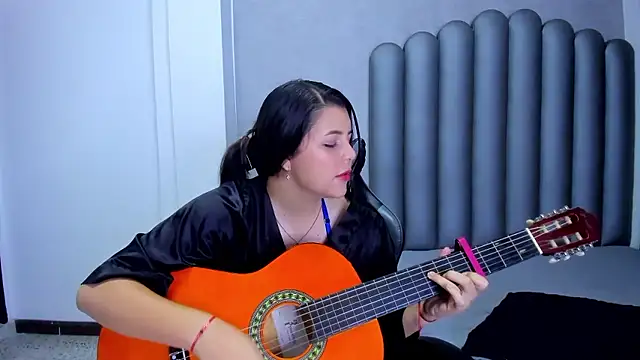 Charlotte-Star's Live XXX Chat