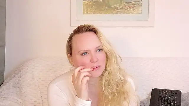 Sarah4you's Live XXX Chat