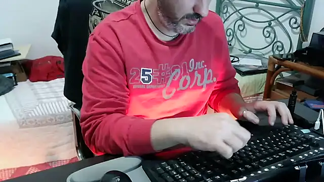 Italian_dark_desire webcam show