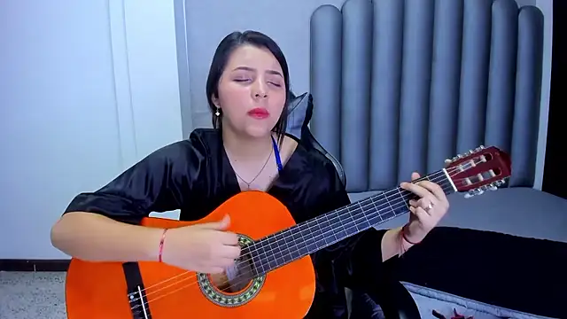 Charlotte-Star's Live XXX Chat