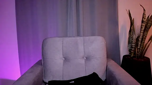 HazelKush's Live XXX Chat