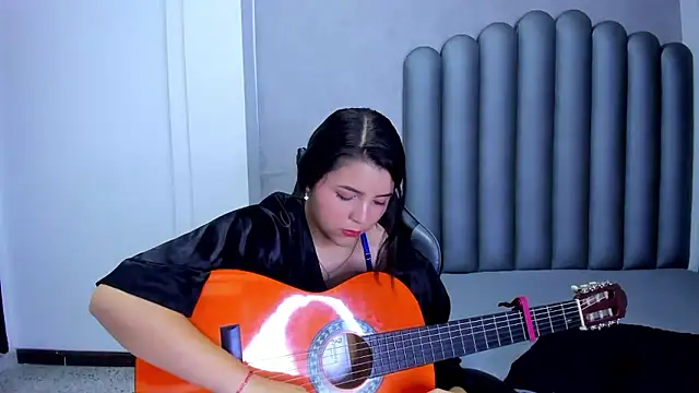 Chatroom XXX en direct de Charlotte-Star