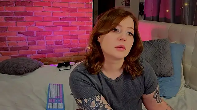 LinaQik's Live XXX Chat