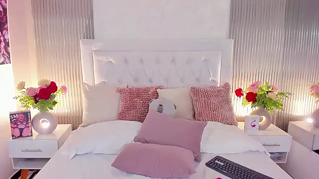 MelodySweetHoney's Live XXX Chat