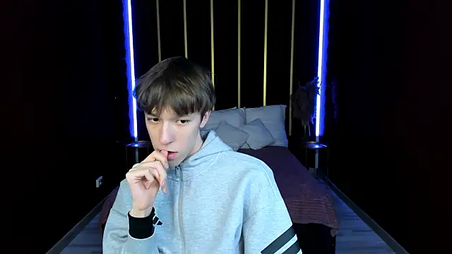 XXX chat uživo modela MarkBranston