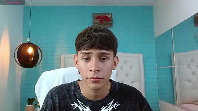 XXX chat uživo modela DraxBlade09