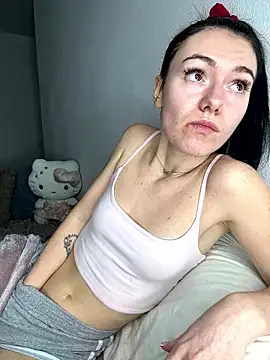 karrr__aaa élő XXX-chatje