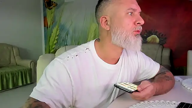 BlowMyXXL's Live XXX Chat