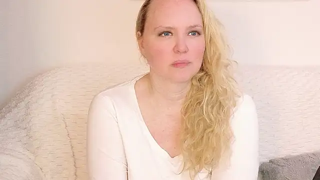 Sarah4you's Live XXX Chat