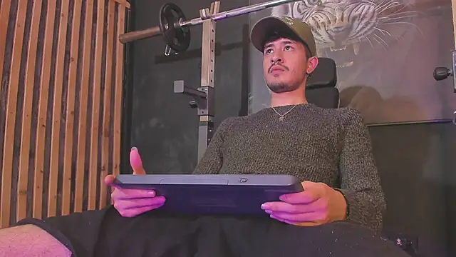 DimitriDeluxe's Live XXX Chat