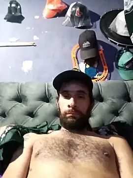 Czat XXX na żywo – hairy_mannn