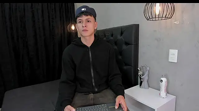 stephane_rouss Chat XXX in diretta