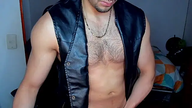 Tommy_Bred 即時 XXX 聊天