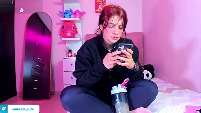 Vannessa__Shy's Live XXX Chat