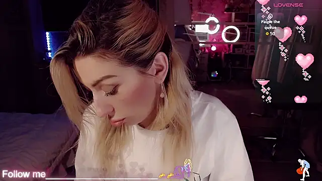 แชท XXX สดของ AnnieGOld_