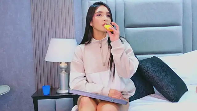 MiaSweeths' Live XXX Chat