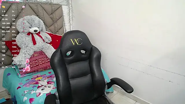 heluejamil's Live XXX Chat