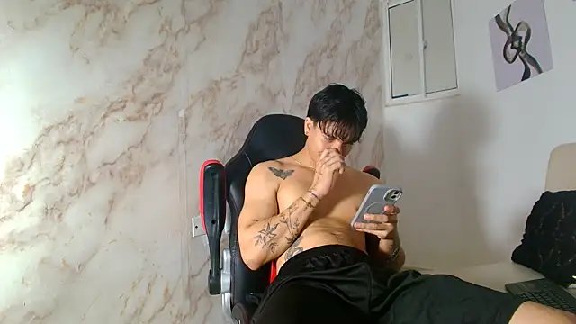 toji_luxxer's Live XXX Chat