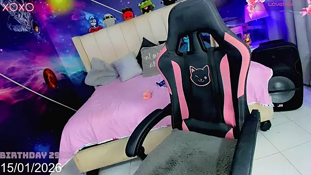 Nella_DollsのライブXXXチャット