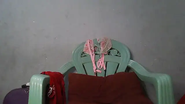 thasmyni Chat XXX live