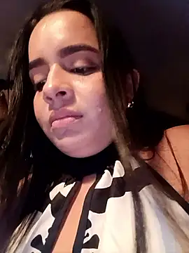 Julieth_hot-69: онлайн-секс-чат