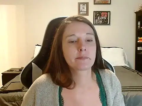 GeminiGoddess22のライブXXXチャット