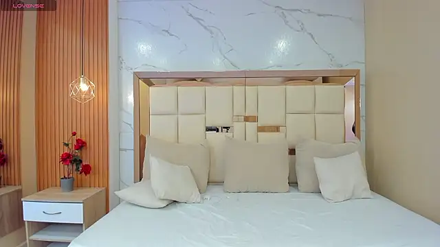 julieta_rosee's Webcam Show