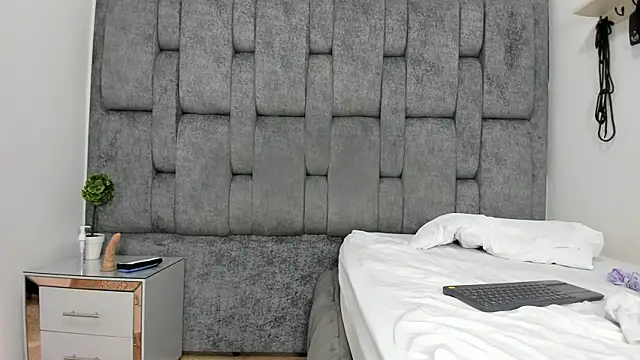 SeleneAndDorian's Live XXX Chat