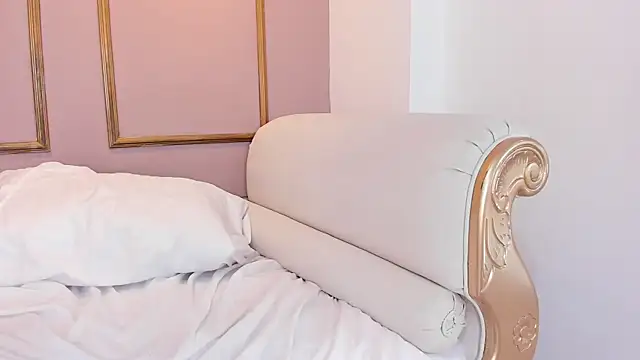 NahimiThompson: онлайн-секс-чат