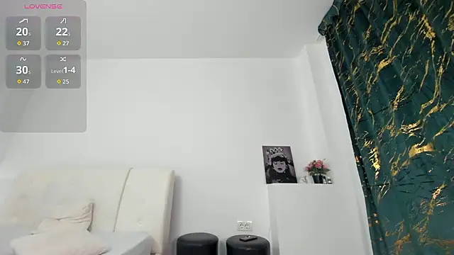 innocent_eva1's Live XXX Chat