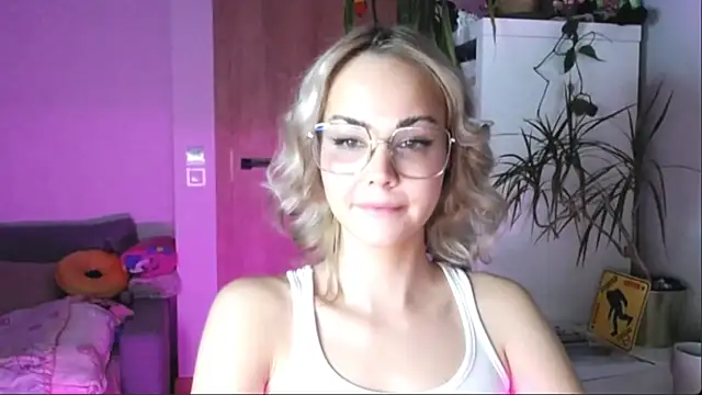 LexiexPlay élő XXX-chatje