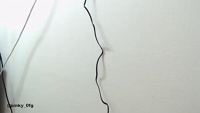 pinky_f00x's Live XXX Chat